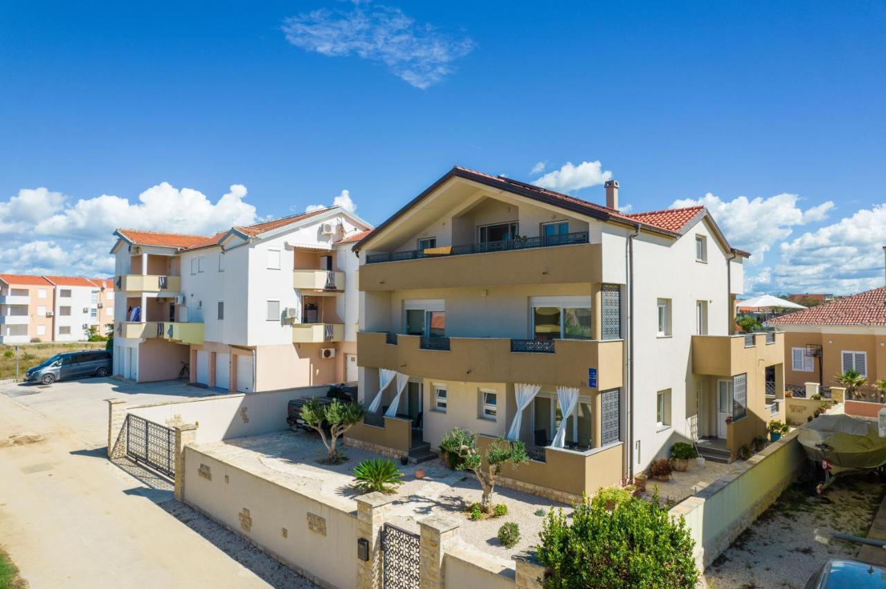 Apartments Nella بريفلاكا المظهر الخارجي الصورة