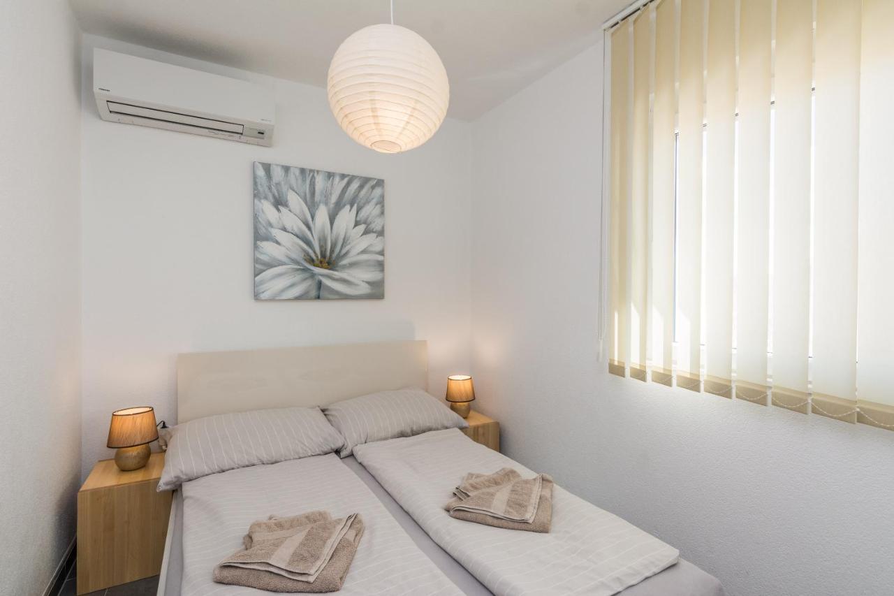 Apartments Nella بريفلاكا المظهر الخارجي الصورة