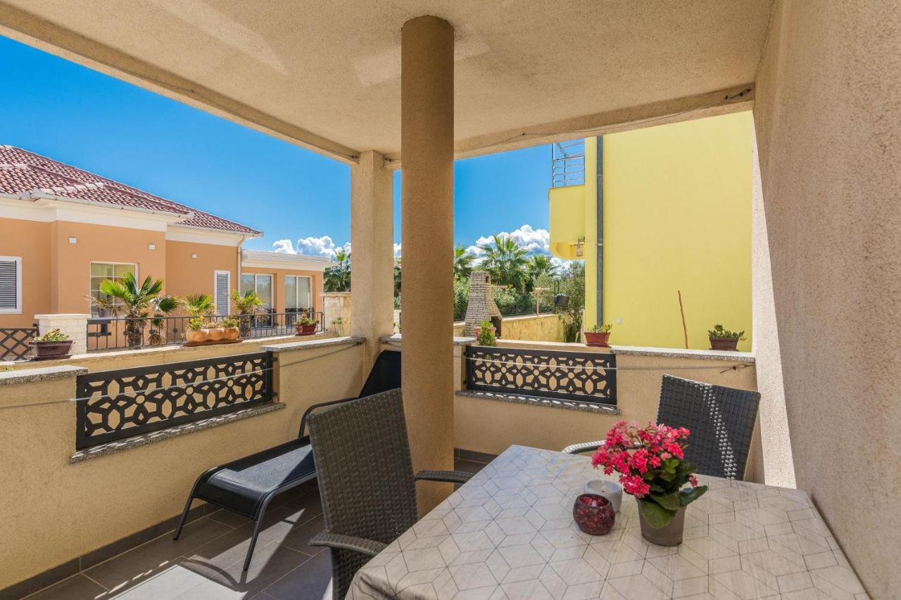 Apartments Nella بريفلاكا المظهر الخارجي الصورة