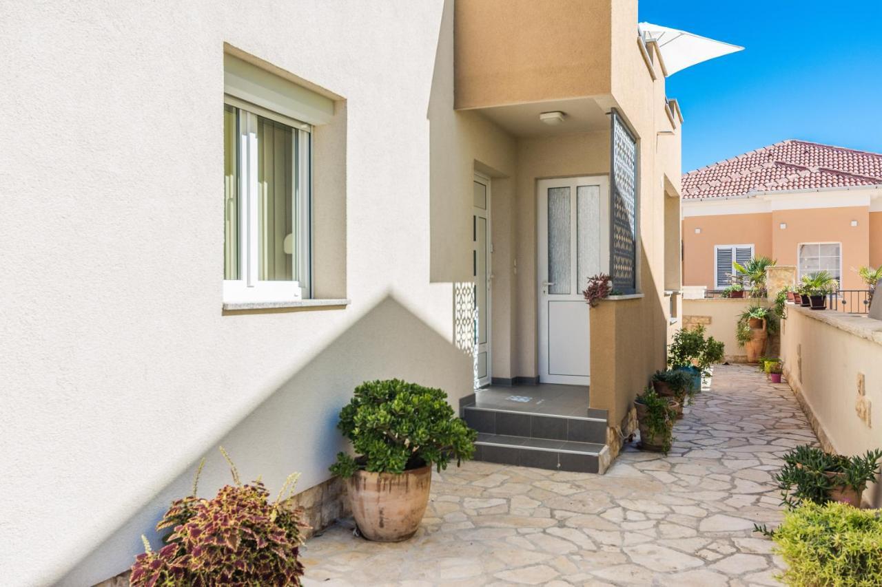 Apartments Nella بريفلاكا المظهر الخارجي الصورة