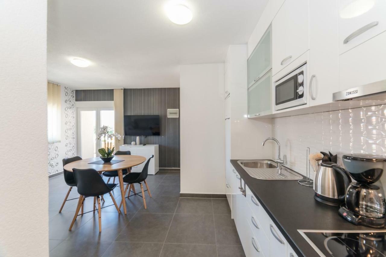 Apartments Nella بريفلاكا المظهر الخارجي الصورة