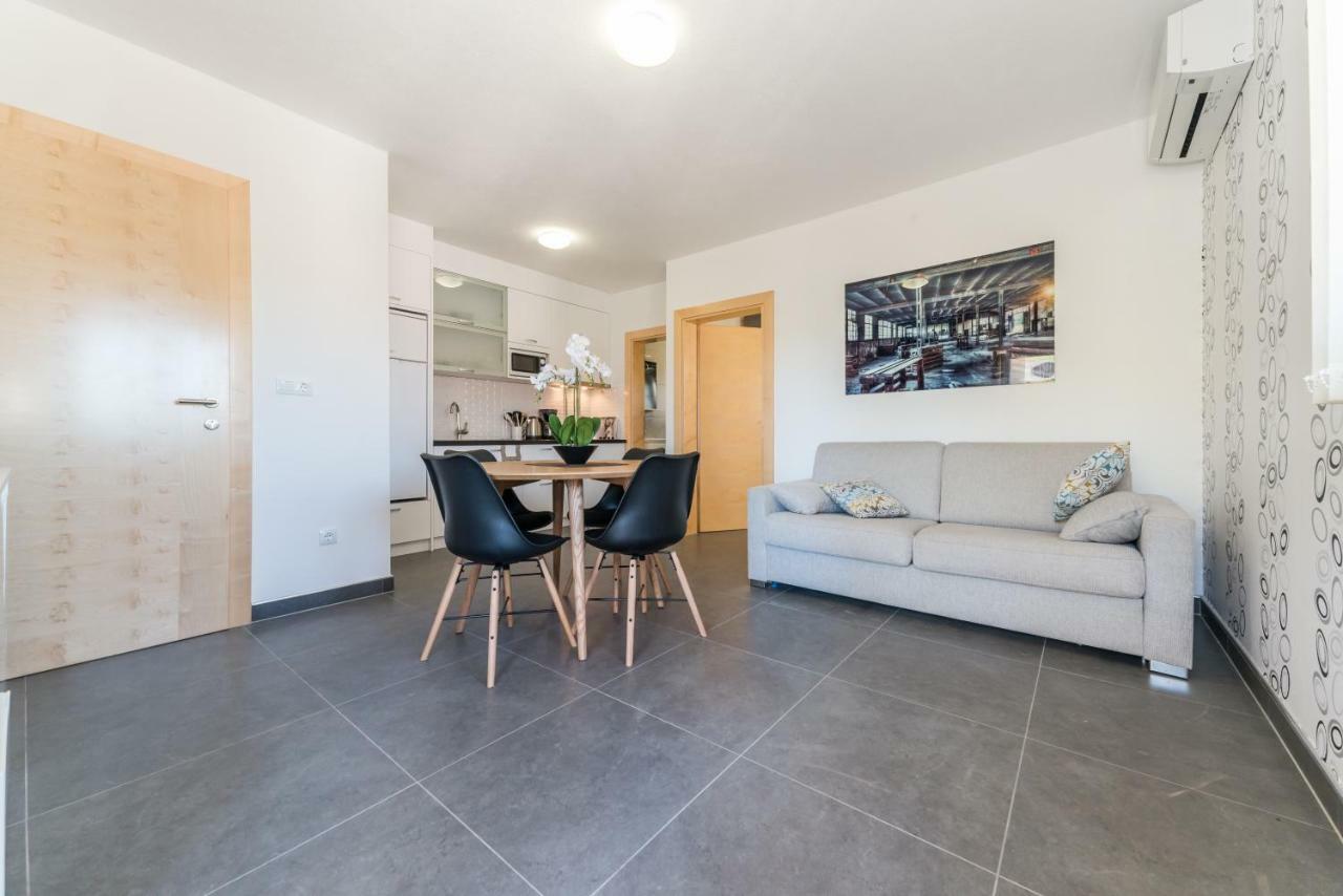 Apartments Nella بريفلاكا المظهر الخارجي الصورة